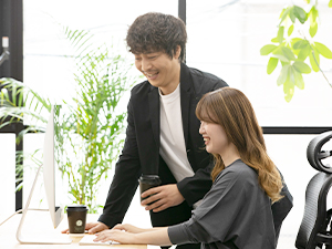 オールイン株式会社 事務／週3リモート可／昇給2回／フレックス／年休125日