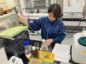 株式会社サナス 食品の品質保証／未経験歓迎／年休124日／賞与5.40カ月分