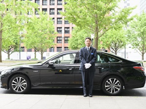 冨士自動車株式会社 ハイヤードライバー／全員面接／月給30万円保証