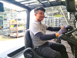 株式会社ダイケン 倉庫管理スタッフ／月給30万円～／土日祝休み／賞与年2回