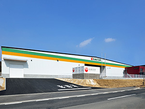 鶴山運送（カクザンウンソウ）株式会社 運行管理（管理職候補）／前給保証／転勤なし