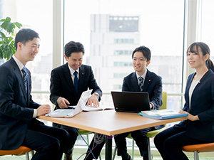 株式会社ベネミール 給食受託サービスの提案営業／月給40万円～／ノルマ・残業なし