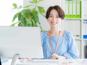 ジュノーコーポレーション株式会社 経理担当／年休122日／残業月10h以下／賞与年2回