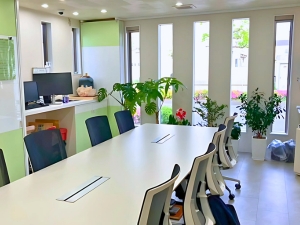 株式会社實川創建(ZitsukawAsouken Co., Ltd.) 未経験歓迎／会社と現場を支えるサポート総務／土日祝休