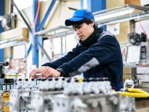 東京機器株式会社 自動車部品の整備スタッフ／残業ほぼなし／賞与3回／未経験歓迎