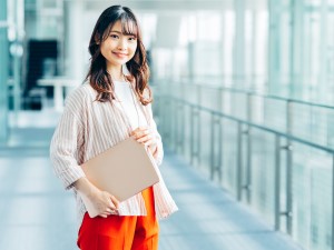 コクヨアンドパートナーズ株式会社 コンシェルジュ・問合せ／残業ほぼ無し／月給25万円以上