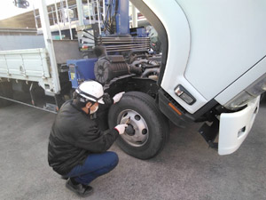 株式会社ディーオーエス 自動車整備士／土日祝休＆残業月10h／直行直帰＆選べる働き方