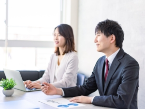 社会福祉法人ウィズ 運営本部職員（人事・総務）／年休125日／残業月平均10h
