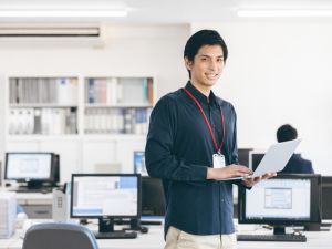 フェデラル・タンクライナー株式会社 経理事務／残業月平均3h・年休120日～・土日祝休