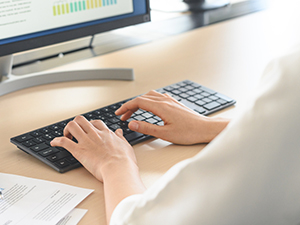 大都美装株式会社 経理力を活かす一般事務／賞与年3回／残業月10h／未経験歓迎