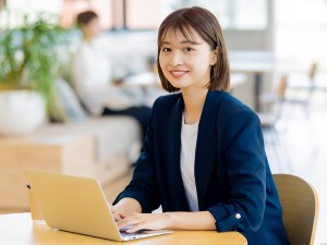 アルインコ株式会社【プライム市場】 営業事務／未経験歓迎／年休128日／土日祝休／残業月平均5h