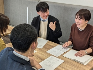 クロバー株式会社 ハンドメイド用品の商品開発／賞与実績4カ月／土日祝休