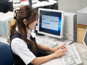 大阪故鉄株式会社 事務／未経験歓迎／賞与4.5カ月分／基本定時退社／創業80年