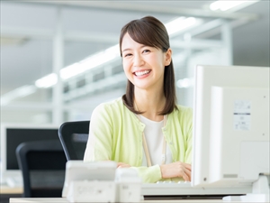 富士産業株式会社 秘書／賞与年2回／年5日間のリフレッシュ休暇アリ／経験者歓迎