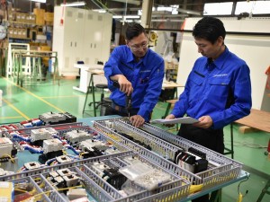 さつき電業株式会社 製造スタッフ／面接1回／未経験歓迎／年休126日／夜勤なし