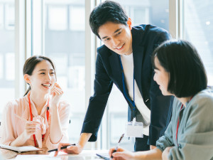 ＳＡＮＥＩ株式会社【スタンダード市場】 水栓メーカーの企画職／フレックス／土日祝休み／年休125日