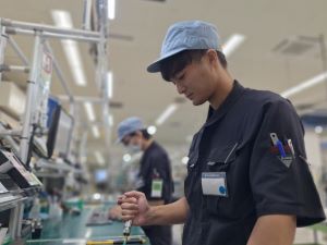 甲府伊奈鋼業株式会社 製造職／未経験OK・職場見学可／年休122日／月給22万円～