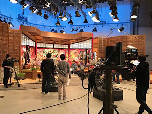 株式会社ＬＯＬ バラエティ中心AD／未経験歓迎／月給27.4万円／賞与年2回