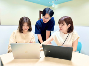 株式会社ユニシアホールディングス【スタンダード市場】 AI・DX推進課長候補／年間休日121日／土日休／転勤なし