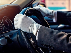 株式会社ヤマエンタープライズ 役員専属ドライバー／月給30万円～／賞与年4回／未経験歓迎