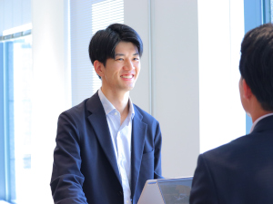 株式会社スマートバリュー【スタンダード市場】 法人営業／100％反響・紹介／伴走型営業／年休123日