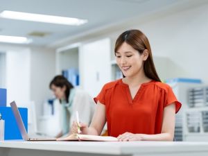 株式会社ジェイビーエフサプライ 事務職／未経験OK／年休120日以上／賞与2回／残業ほぼなし