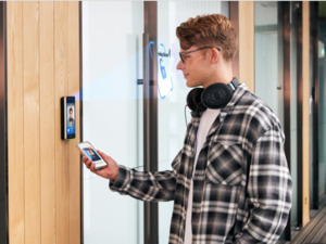 シュプリマ株式会社 テクニカルサポート／年休120日／残業月20h／外資系企業