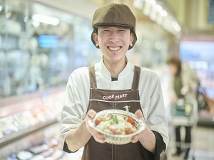 クックマート株式会社 店舗運営スタッフ／未経験歓迎／賞与4カ月／家族手当・連休あり