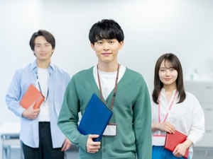 日研トータルソーシング株式会社 ヘルプデスク／未経験歓迎／残業平均10時間／年間休日125日