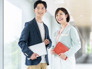 株式会社ベネッセスタイルケア(ベネッセグループ) 財務経理／福利厚生充実／月給28万円～／学歴不問／賞与年2回