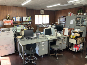 金剛産業株式会社 建具メーカーの事務職／土日祝休／年休124日／残業ほぼ0