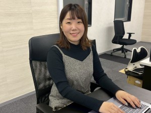 株式会社Ｇｒａｎｄ　Ｒｏｏｔｓ　Ｂｒｏｔｈｅｒｓ 不動産営業事務／月給23万円以上／社宅補助／残業月0～1h程