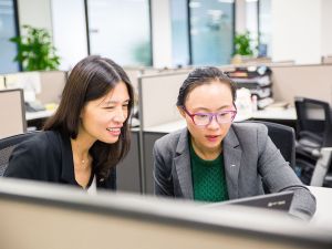 エクスペダイターズ・ジャパン株式会社（NYSE上場） 外資企業の事務／未経験歓迎／賞与年5回／土日祝休／若手活躍中