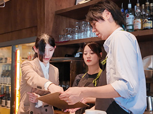 ワールドリカーインポーターズ株式会社 高月給／ビールの博物館などのエリア統括幹部