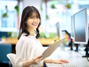 株式会社グランデス 不動産事務／宅建資格があれば実務未経験もOK！月給34万円～