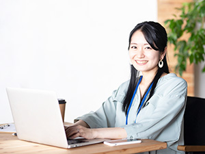 スイングバイテクノロジー株式会社 IT人材営業／未経験歓迎／土日祝休み／年休120日以上