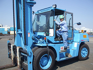 株式会社山九海陸(山九グループ) 倉庫スタッフ／未経験歓迎／賞与年3回／年休120日／転勤なし