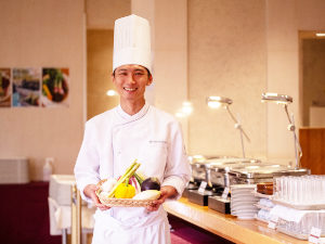 株式会社東京ロイヤルホテル（都市センターホテル）(リーガロイヤルホテルグループ) 老舗ホテルの調理スタッフ／未経験歓迎／残業月20h／連休可