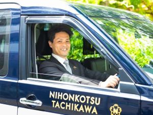 日本交通立川株式会社(日本交通グループ) タクシードライバー／月給32万円保証有／未経験歓迎／年齢不問
