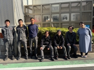 東日紙商株式会社 新聞・雑誌の仕分けスタッフ／未経験歓迎／定時退社／面接1回