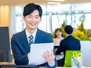 株式会社エヌジェーシー サービス企画職／未経験歓迎／年休123日／月給28万円以上