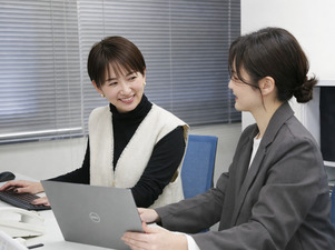 株式会社アトリエはるか(くふうカンパニーホールディングスグループ) 総務・サポートデスク／土日祝休／残業20H以下／賞与年2回