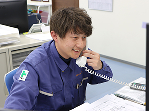 神商株式会社 配車サポート／未経験OK／月給27万円～／残業月10時間程度