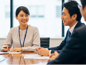 株式会社ワールドキャリア 経理／残業ゼロ／有休取得率100%／賞与年2回