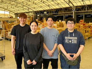 日栄商事株式会社 ルート配送／入社3年目で月収50万円も可能／年収700万以上