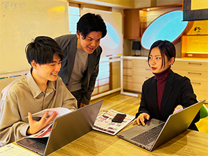 ディパーチャーズ・ジャパン株式会社 マーケター／月給28.1万円～／残業なし／昇給年4回