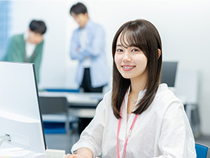 株式会社Ｃｏｎｖａｎｏ　ｃｏｎｓｕｌｔｉｎｇ(グループ会社／株式会社コンヴァノ) 労務スタッフ／年間休日選択可能／未経験歓迎／定時退社が基本