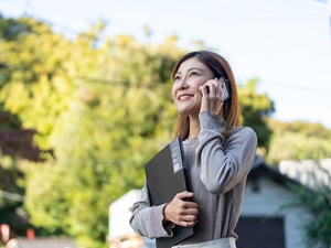 株式会社めぐる 採用・労務メインの人事スタッフ／福利厚生充実／年休125日
