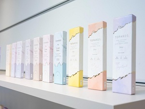 ＰＩＡ株式会社 カラコンの商品企画・制作ディレクター（総合職）／土日祝休み