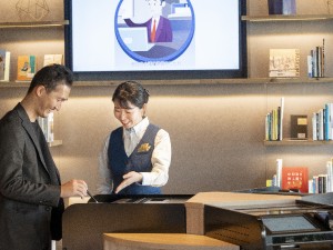 株式会社グリーンズ【スタンダード市場】 ホテルフロントスタッフ／7連休が年2回／3年連続給与アップ